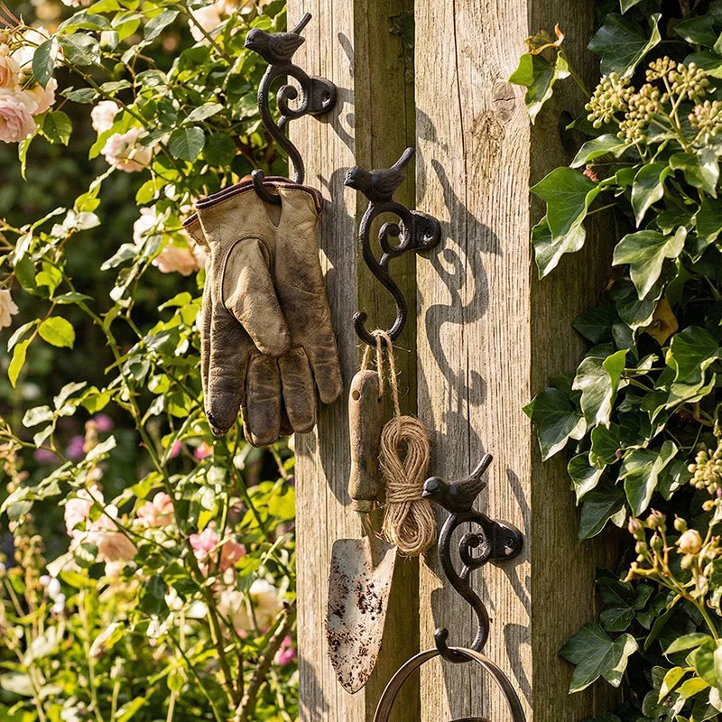 IronBird™ | Een sierlijke vogelhaak voor elke muur