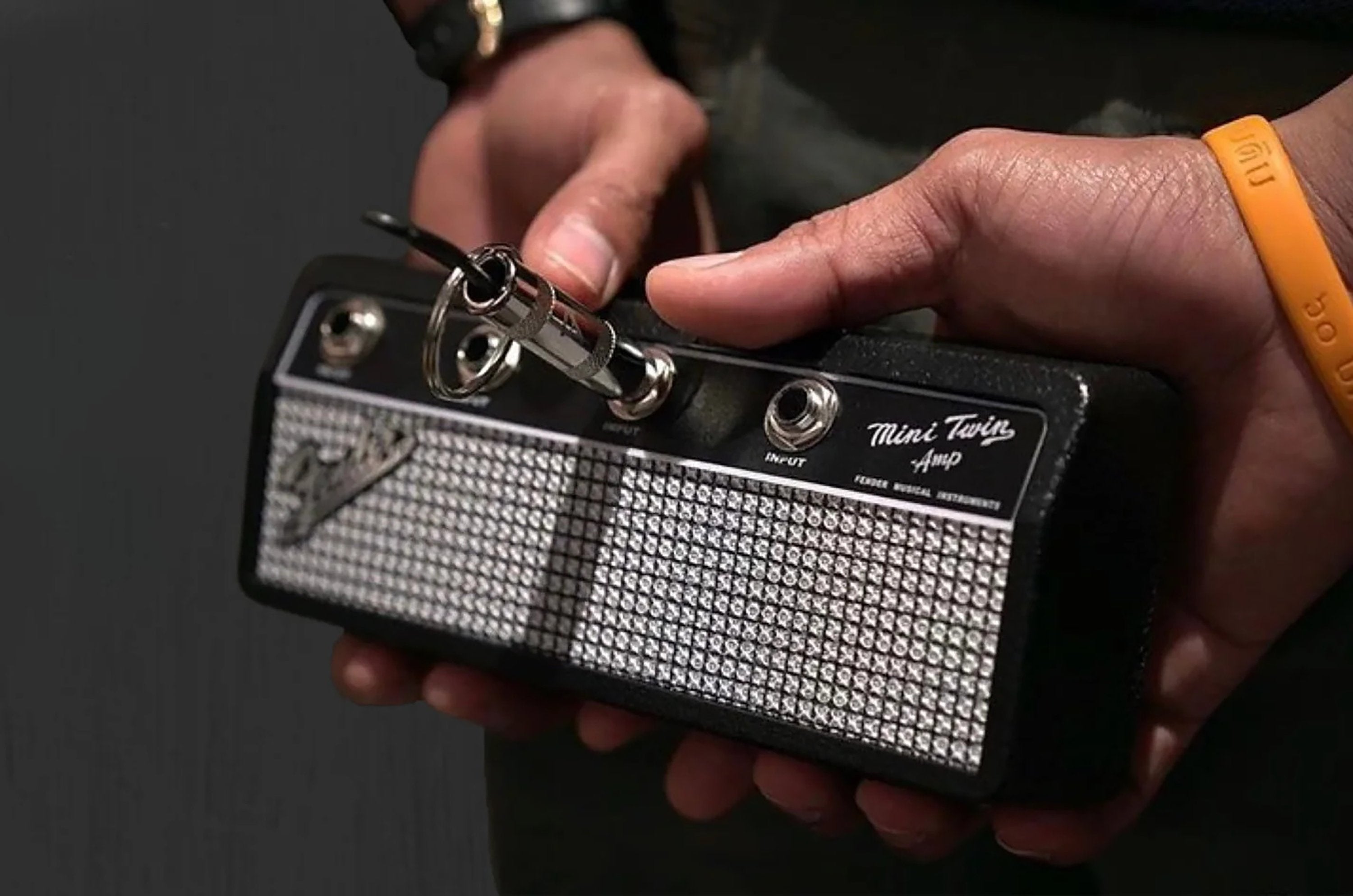 AmpKey™ | Plug je sleutels in stijl in