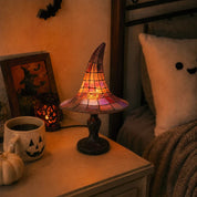 SpellShade™ | Betoverende heksenhoedlamp met juweelgloed