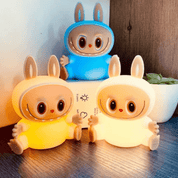 LabubuLampje™ | Licht voor wie de nacht nog spannend vindt - Lumiza