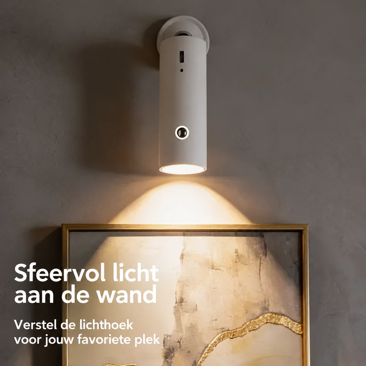 LumiTouch als wandlamp boven een schilderij